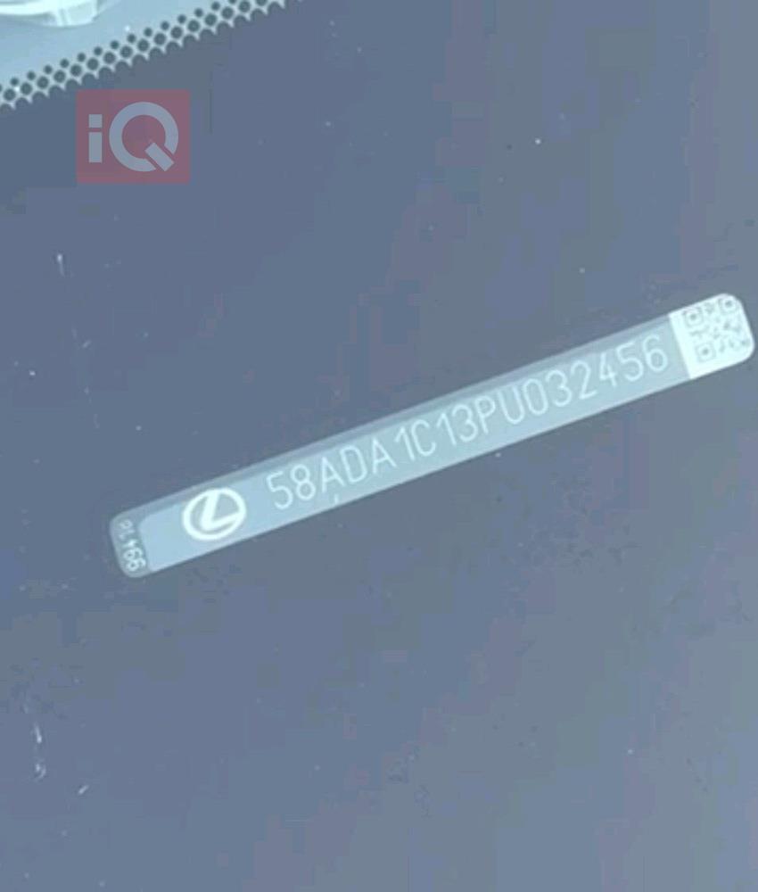 لكزس ES